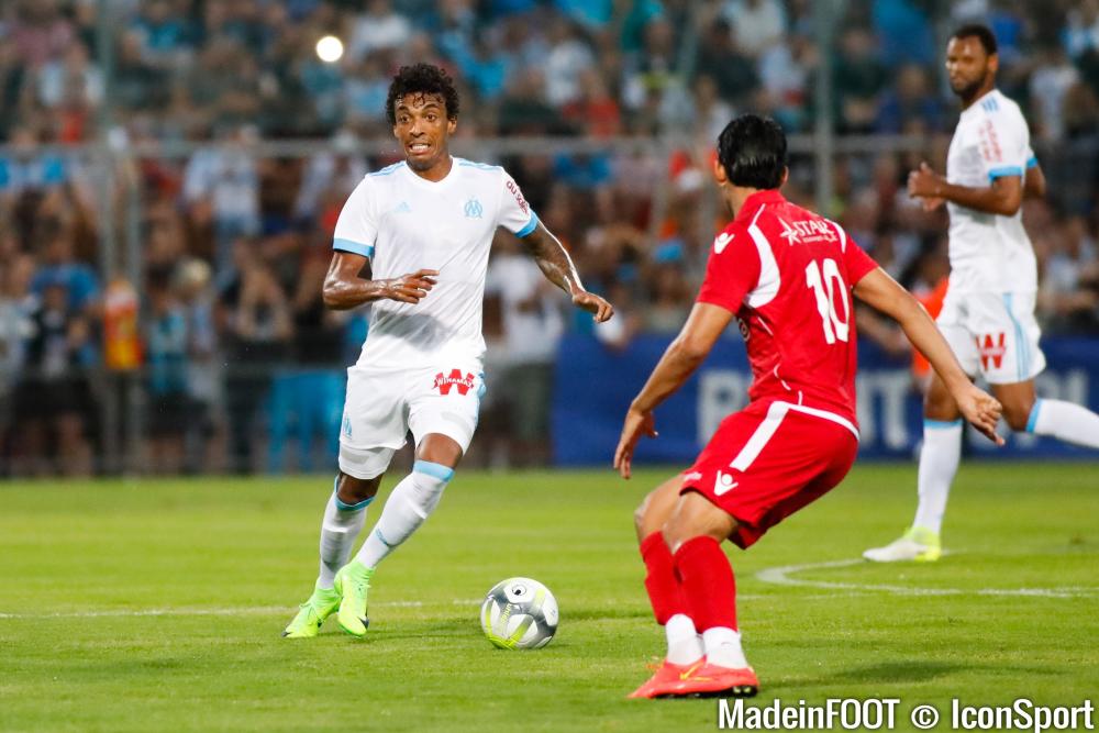 Luiz Gustavo est bien titulaire contre Ostende.