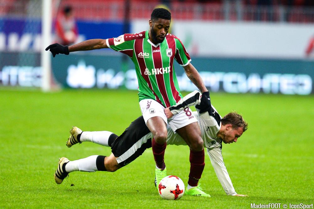 Actuellement au Rubin Kazan, Alexandre Song serait pisté par l'OM...
