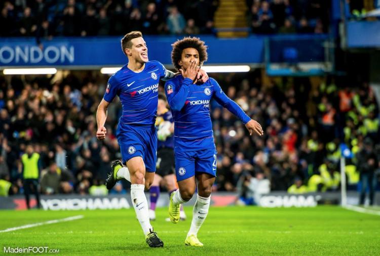 César Azpilicueta (gauche) sous les couleurs de Chelsea 