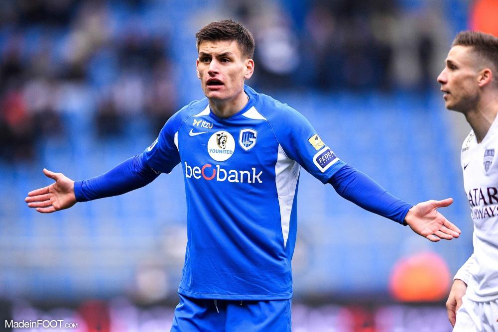 Maehle avec le maillot de Genk