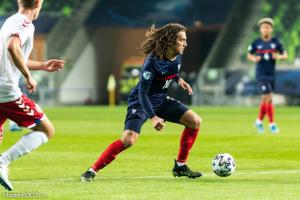 Mattéo Guendouzi avec les Bleus