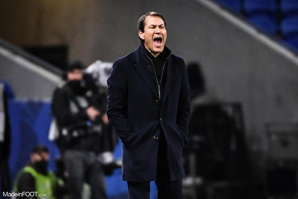Rudi Garcia sur un banc