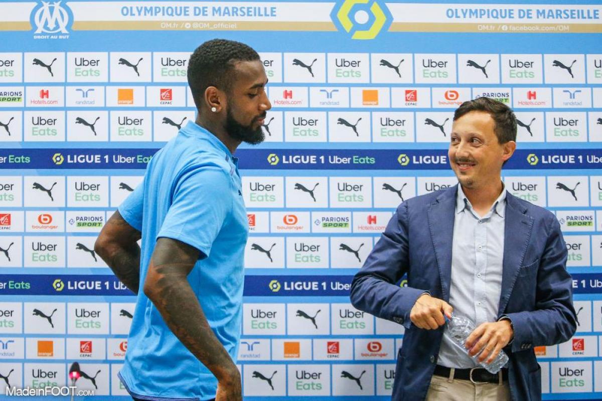 Gerson aux côtés de Pablo Longoria.