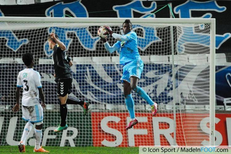 Brice Samba à l'OM en 2014.
