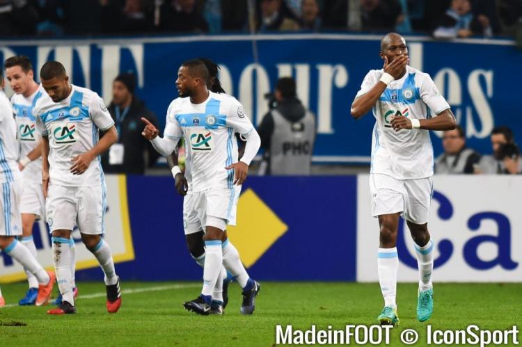 Rod Fanni et des anciens joueurs de l'OM