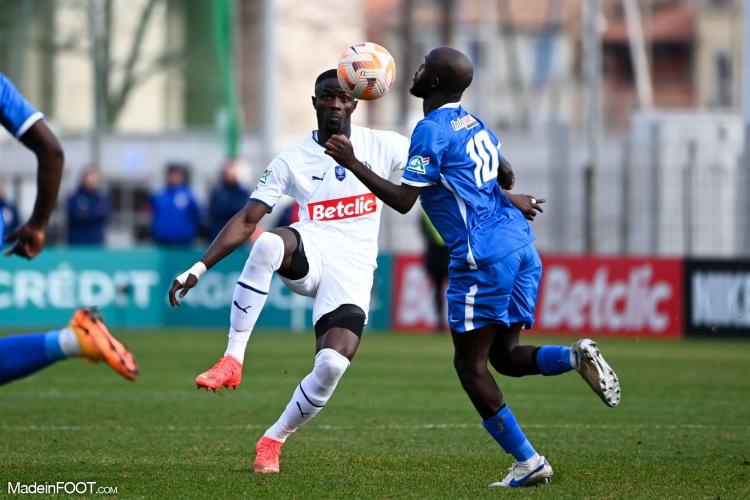 Éric Bailly, ici sous ses anciennes couleurs de l'OM.