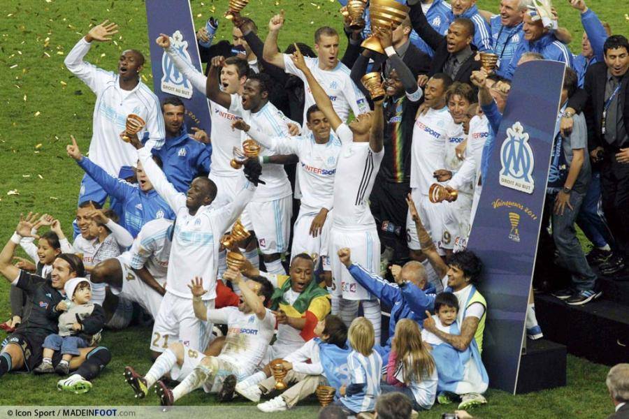 La coupe présenté aux supporters