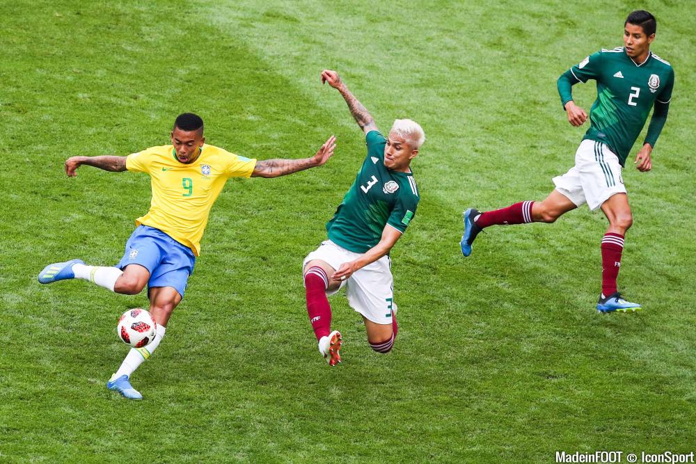 Carlos Salcedo, ici avec le numéro 3, lors du Mondial 2018.