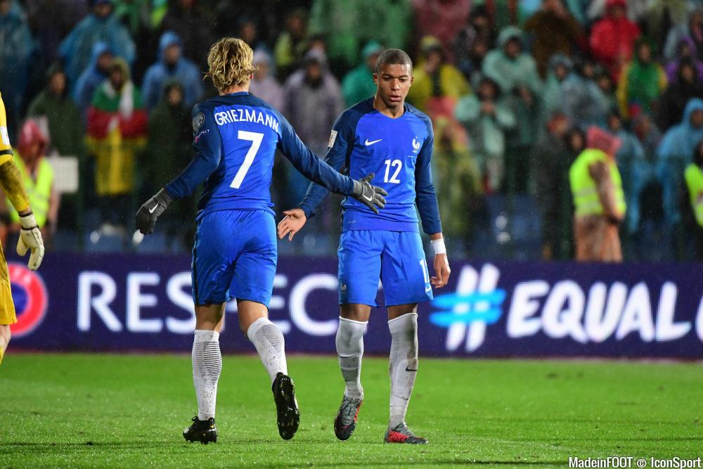 Mbappe a droit à l'admiration de ses partenaires en équipe de France
