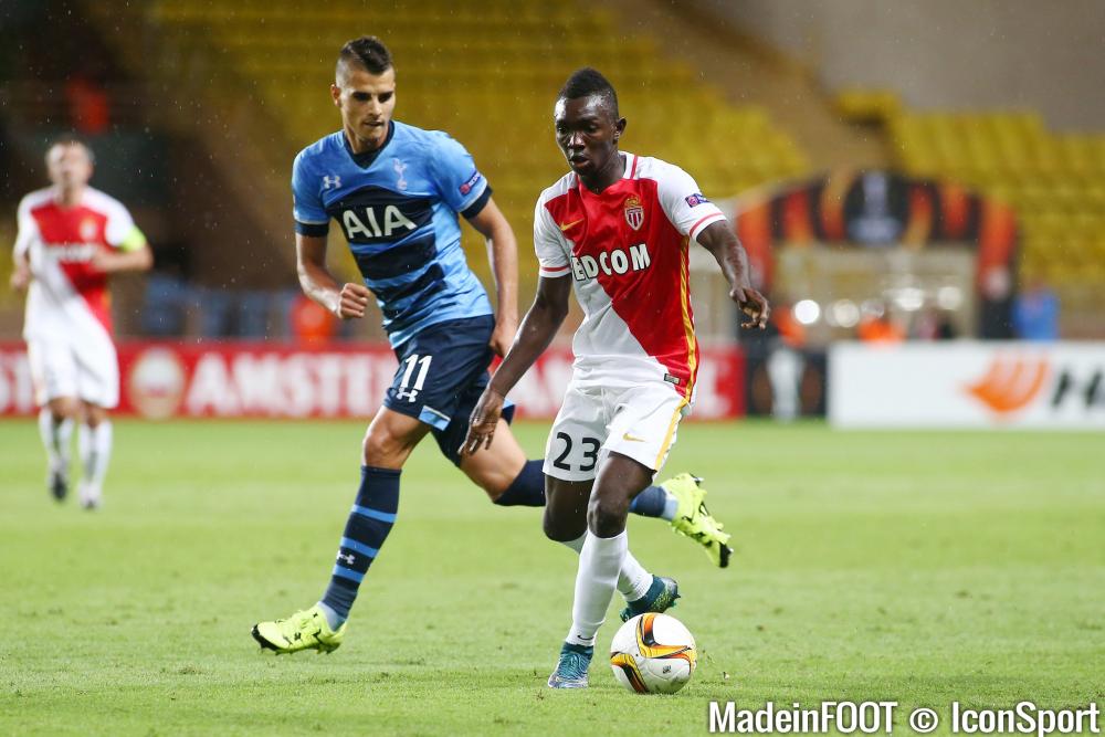 Erik Lamela, ici face à Adama Traoré et Monaco.