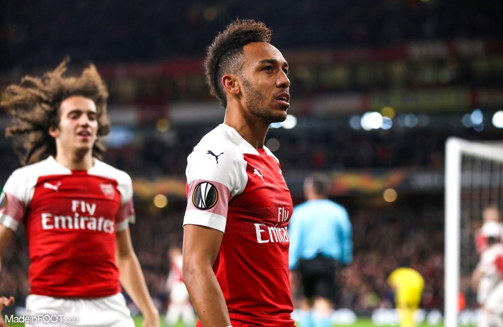Pierre-Emerick Aubameyang avec le maillot d'Arsenal