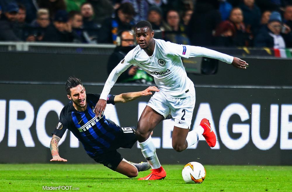 Evan Ndicka, défenseur français de l'Eintracht Frankfurt, ici contre l'Inter (2019).