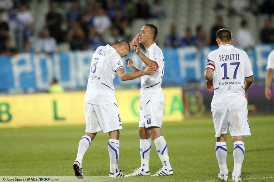 Jelen en contact avec l'OM ?