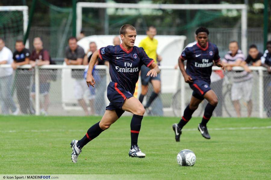 Jérôme Rothen est de retour sur les pelouses franciliennes.