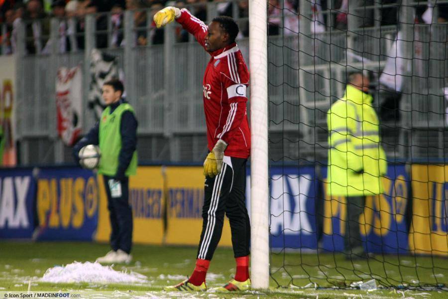 Mandanda veut repartir de l'avant