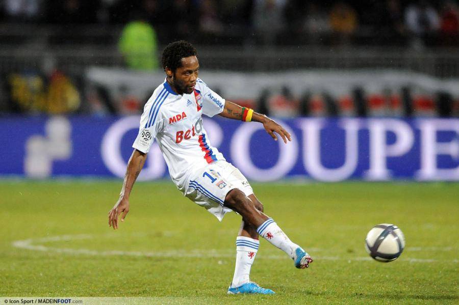 Jean II Makoun finalise avec Aston Villa
