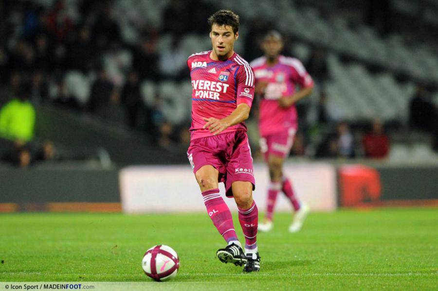 Gourcuff buteur, l'OL s'impose à nouveau dans le derby (2-0)