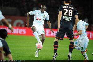 Alou Diarra, ici sous les couleurs de l'OM face au PSG.