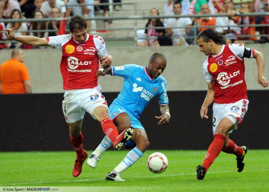 Ayew touché