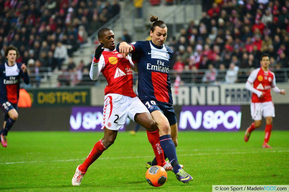 Mohammed Fofana, ici au duel avec Ibrahimovic, devrait rejoindre les Verts ce week-end.