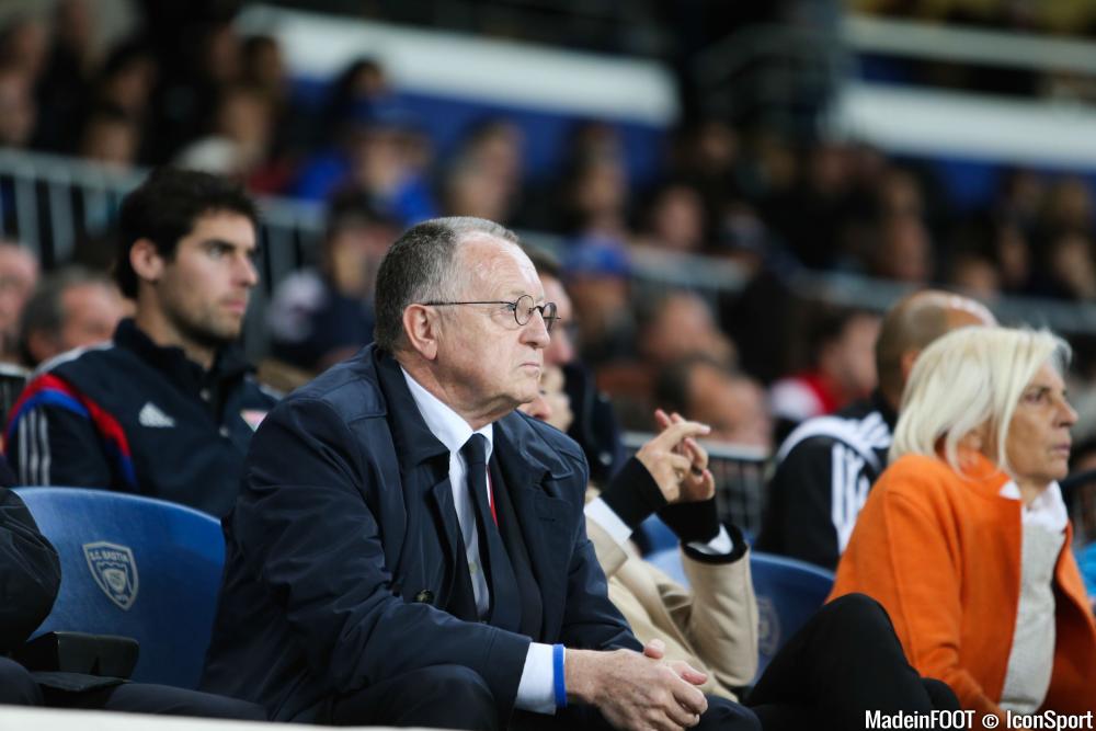 Aulas poursuit l'assaut