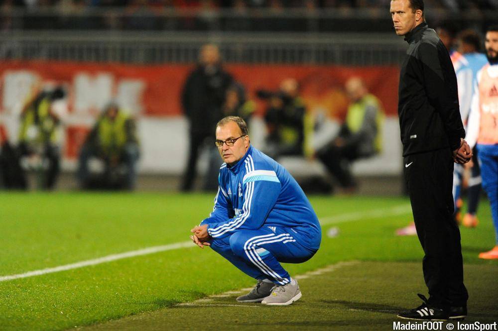 Marcelo Bielsa, ici lors de la défaite de l'OM à Lyon (1-0)
