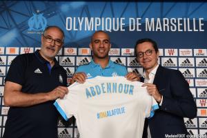 Aymen Abdennour lors de sa signature à l'OM à l'été 2017.