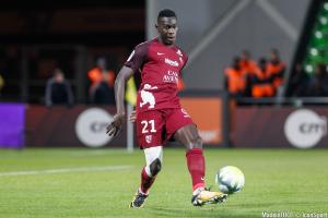 Moussa Niakhaté plaît à l'OM.