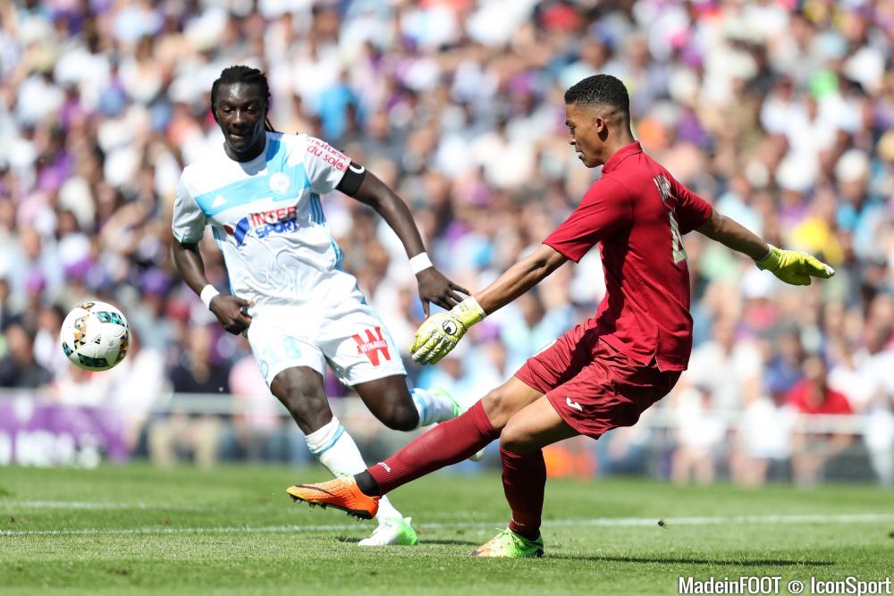 Alban Lafont se pose la question d'un départ du TFC...