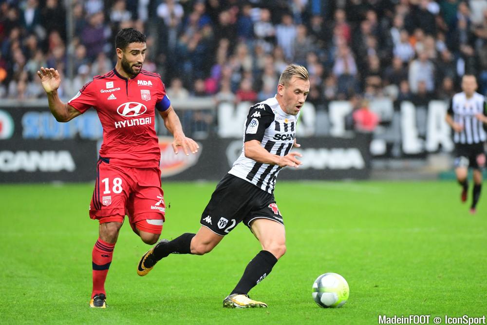 Tait s'en prend violemment à l'arbitrage lors du match Angers-OM