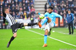 Jordan Amavi (OM) envoie un message à Valère Germain et Kostas Mitroglou.