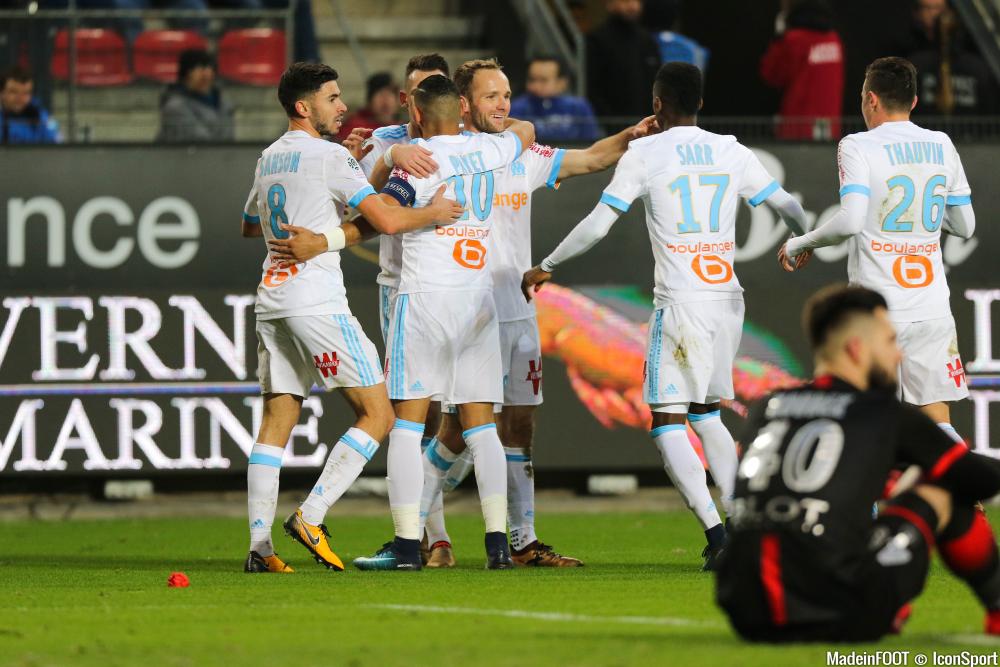 Dimitri Payet et Valère Germain célébrant un but sous les couleurs de l'OM. 