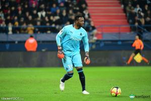 Steve Mandanda (OM) ne tarit pas d'éloge sur son nouveau coéquipier.