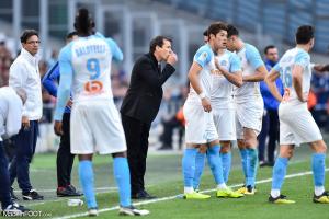 Le groupe de l'OM pour le déplacement sur la pelouse du RCSA.