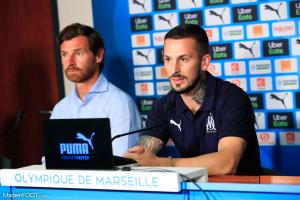 Dario Benedetto, l'attaquant de l'Olympique de Marseille, ici aux côtés d'André Villas-Boas.