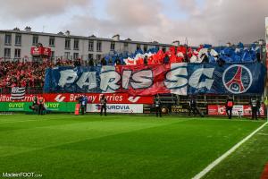 Les supporters du Paris Saint-Germain, ici lors d'un déplacement à Brest.
