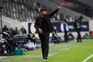 Antoine Kombouaré totalise dix-huit saisons en tant qu'entraîneur en France