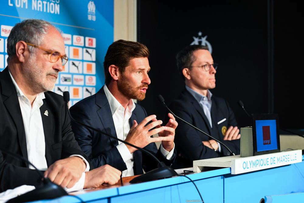 Jacques-Henri Eyraud, le président de l'OM, ici aux côtés de Andoni Zubizarreta (ex-directeur sportif) et André Villas-Boas (entraîneur).