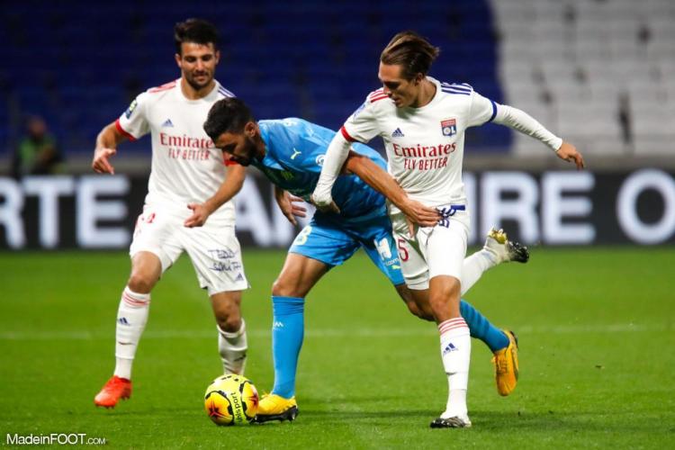 L'album photo du match entre l'Olympique Lyonnais et l'Olympique de Marseille.
