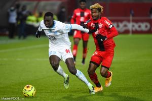 Pape Gueye au duel avec Didier Ndong