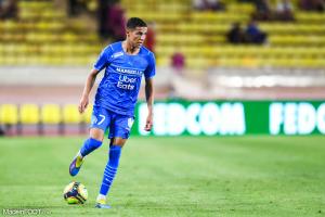Harit avec le ballon