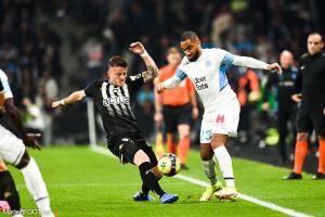 Jordan Amavi ici face à Pierrick Capelle