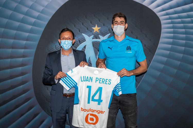 Luan Peres au moment de sa signature à l'OM l'été dernier