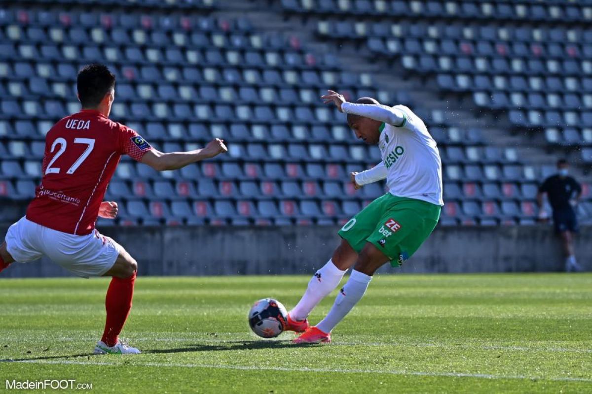 Khazri avec le ballon
