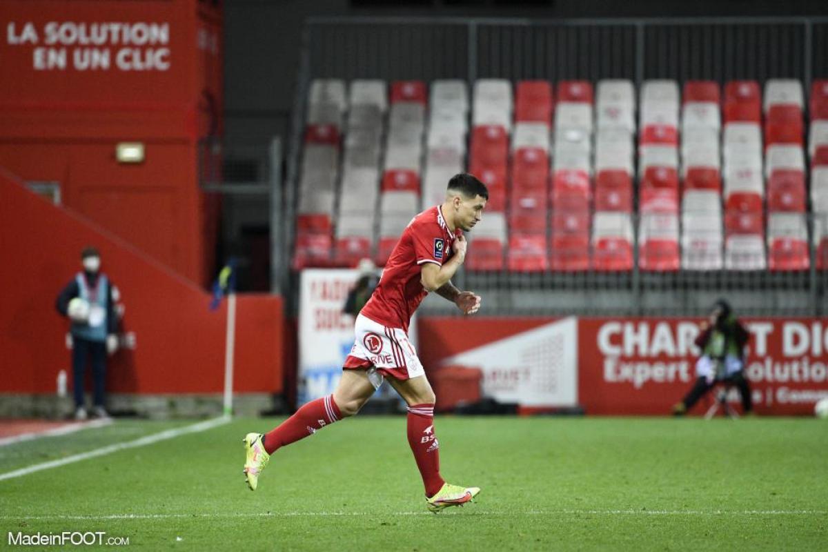 Martin Satriano avec le Stade Brestois