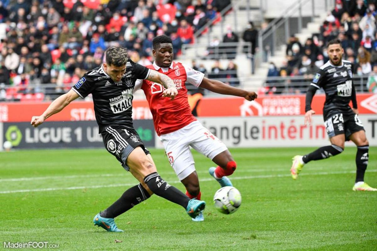 Martin Satriano, l'attaquant du Stade Brestois 29.