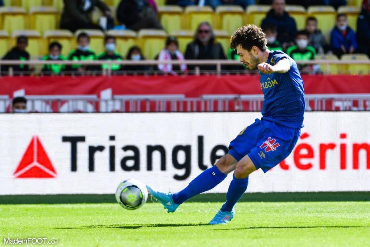 Mitchell Van Bergen, attanquant du Stade de Reims 