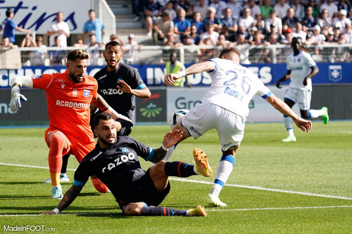 Jonathan Clauss sous les couleurs de l'Olympique de Marseille