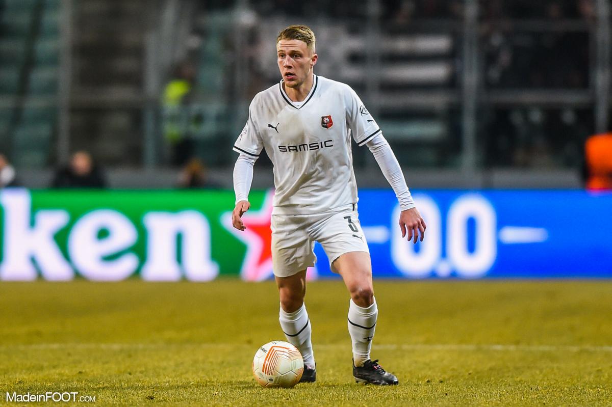 Adrien Truffert avec le Stade Rennais