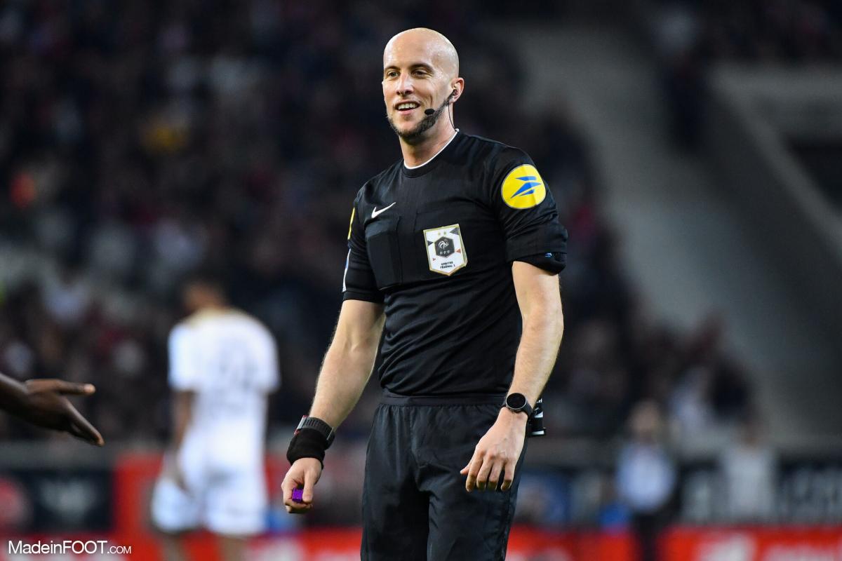 Éric Wattellier, arbitre français officiant en Ligue 1.